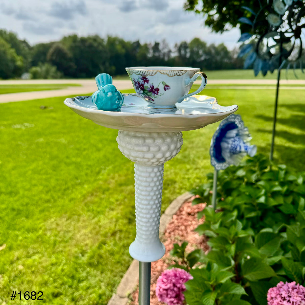Bluebird Tea Garden Bird Feeder (#1682)