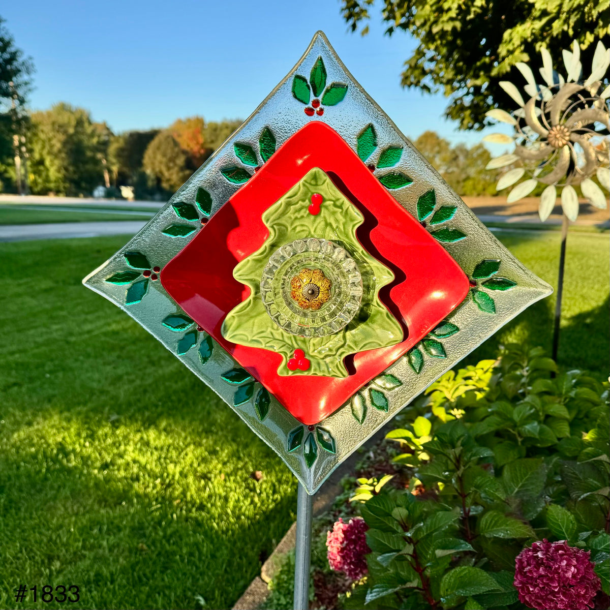 Fused Glass Holly & Berries Christmas Glass Garden Flower (#1833)