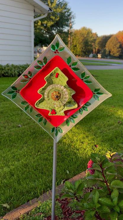 Fused Glass Holly & Berries Christmas Glass Garden Flower (#1833)