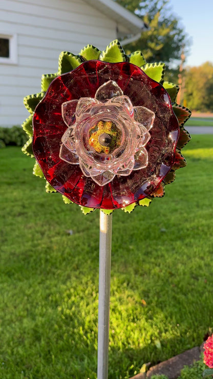 Green/Red/Clear Glass Garden Flower (#1837)